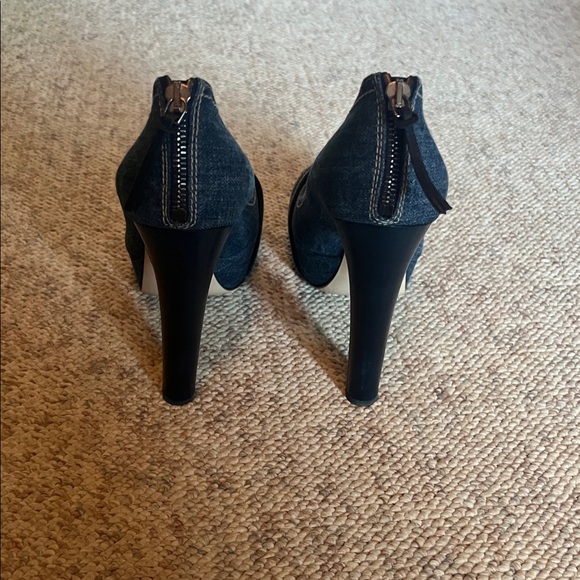 Miu Miu Dark Denim Peep Toe Heels in size EU 39 (US 8) - Picture 4 of 6